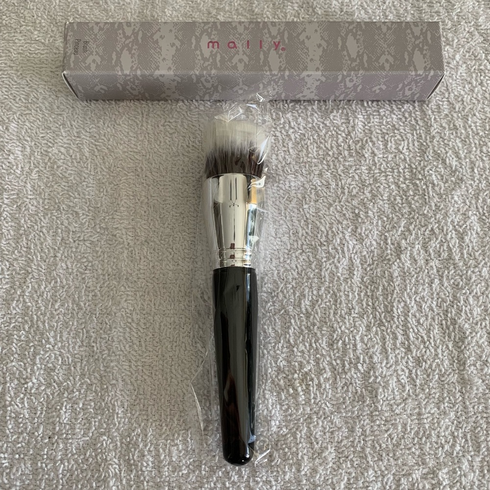 Mally Beauty Foundation Brush - Picture 3 of 6